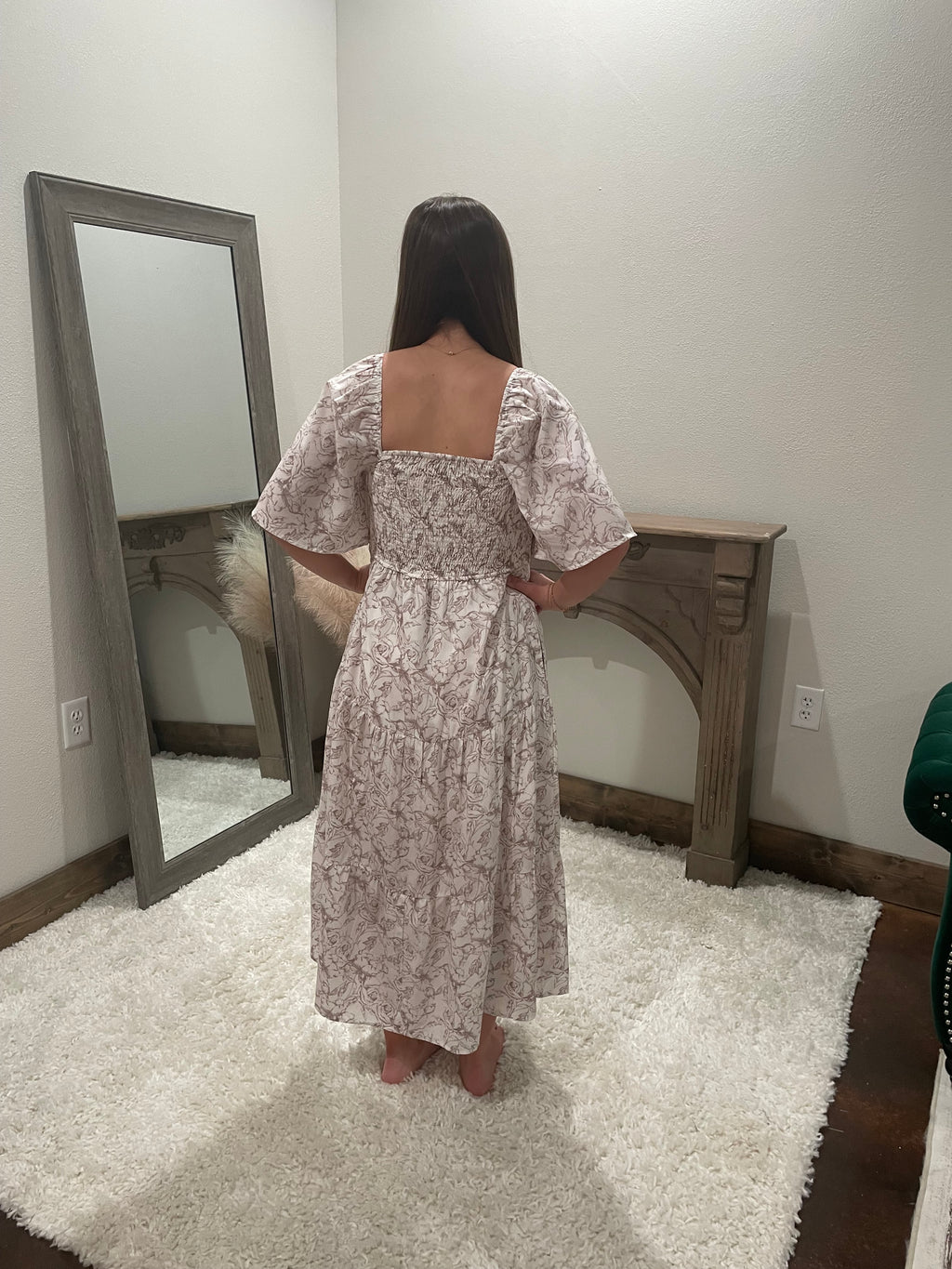 FLORAL FLUTTER SLEEVE MIDI DRESS WITH SLIT