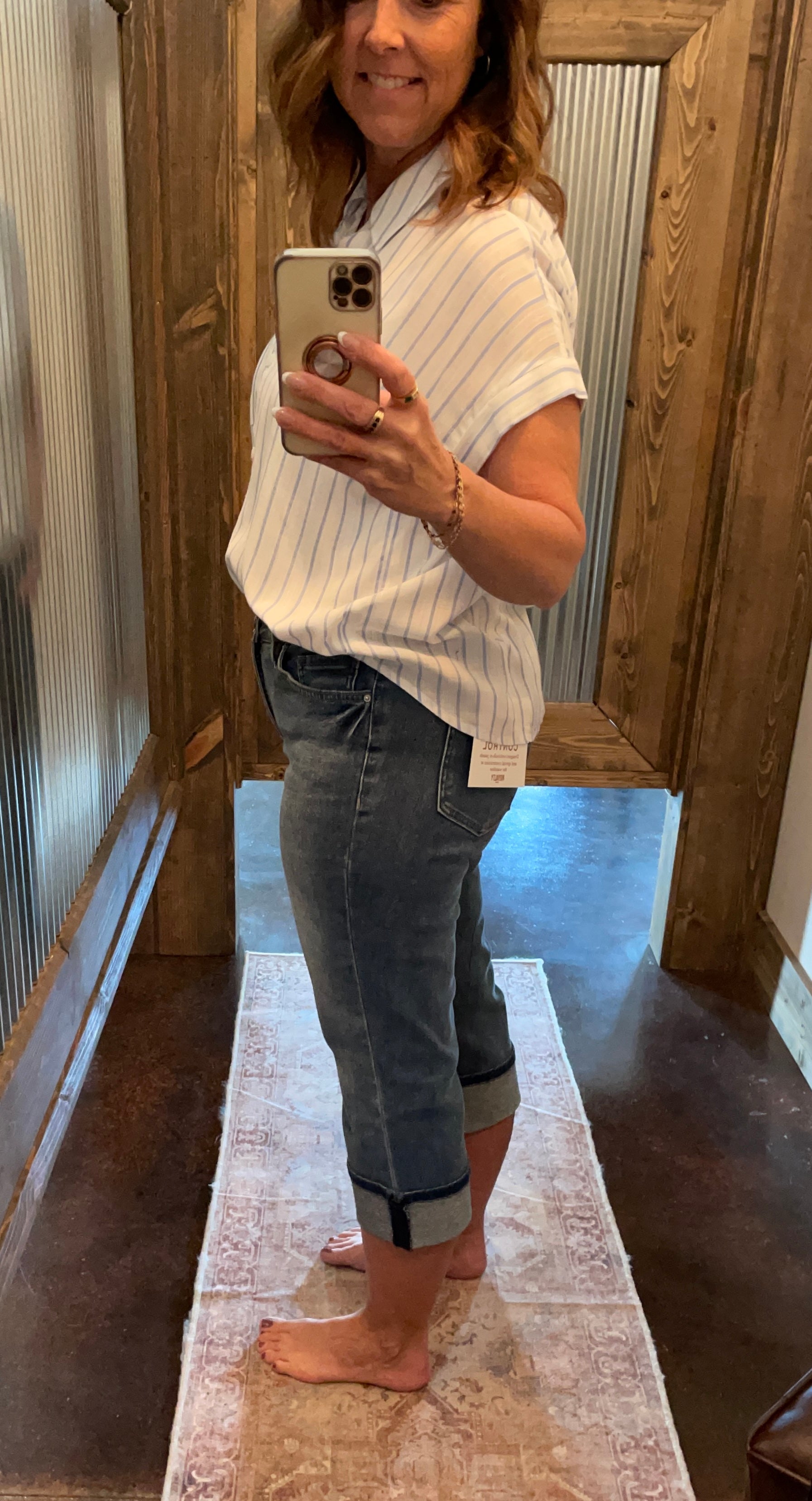 Mid Rise Premium Stretch Essential Cuff Capri