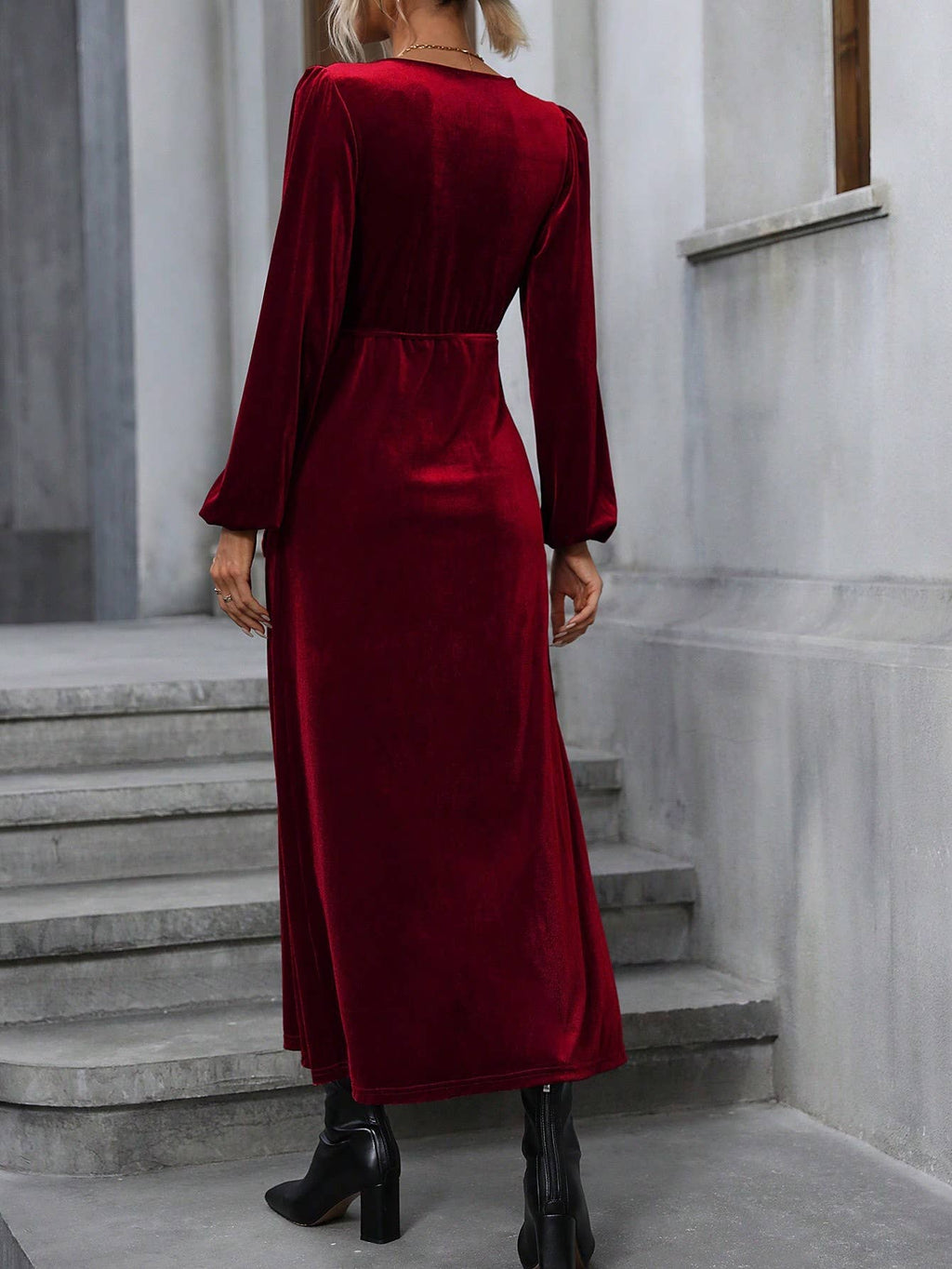 V-NECK LONG VELVET DRESS