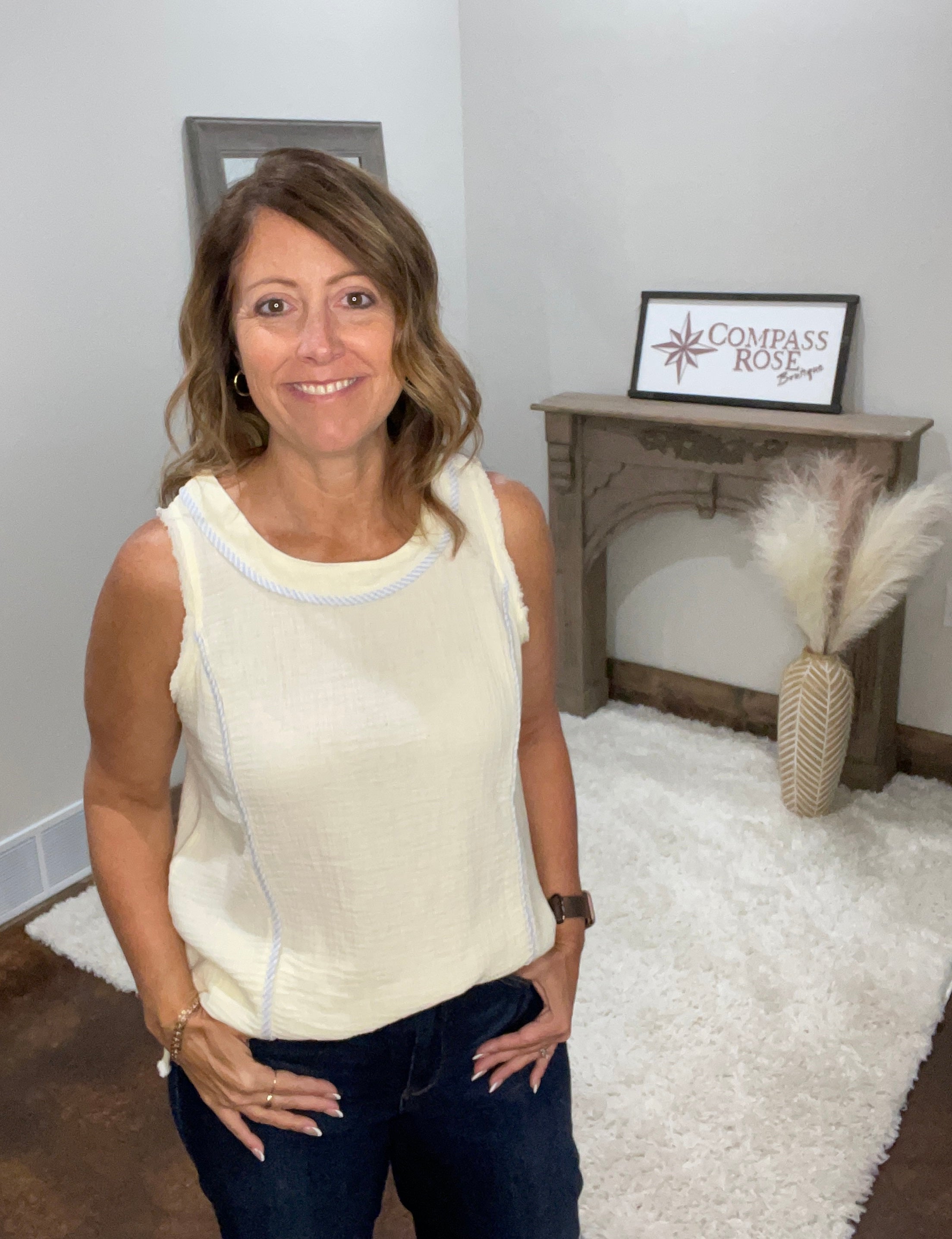 Sleeveless Contrast Trim Top