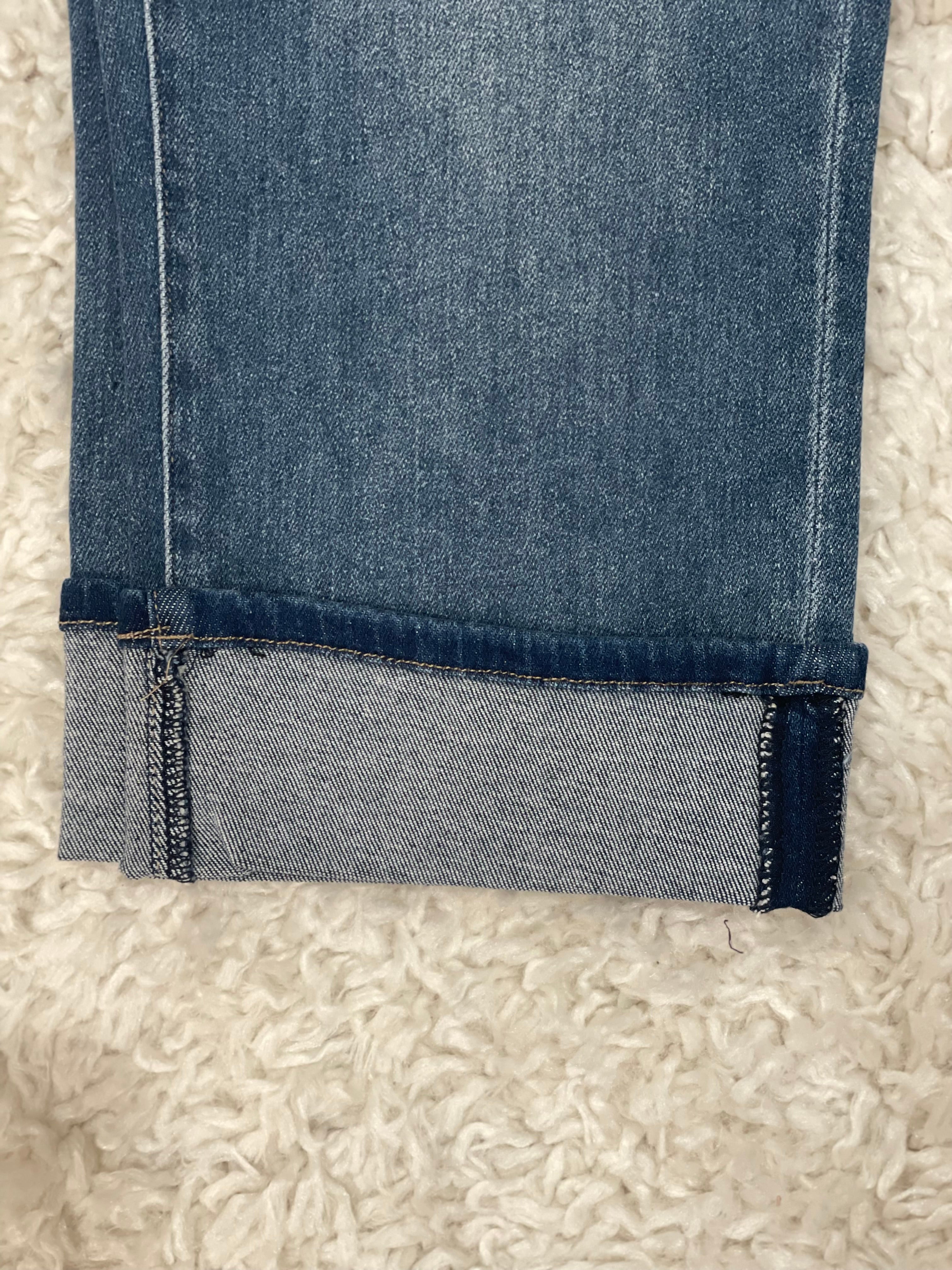 Mid Rise Premium Stretch Essential Cuff Capri