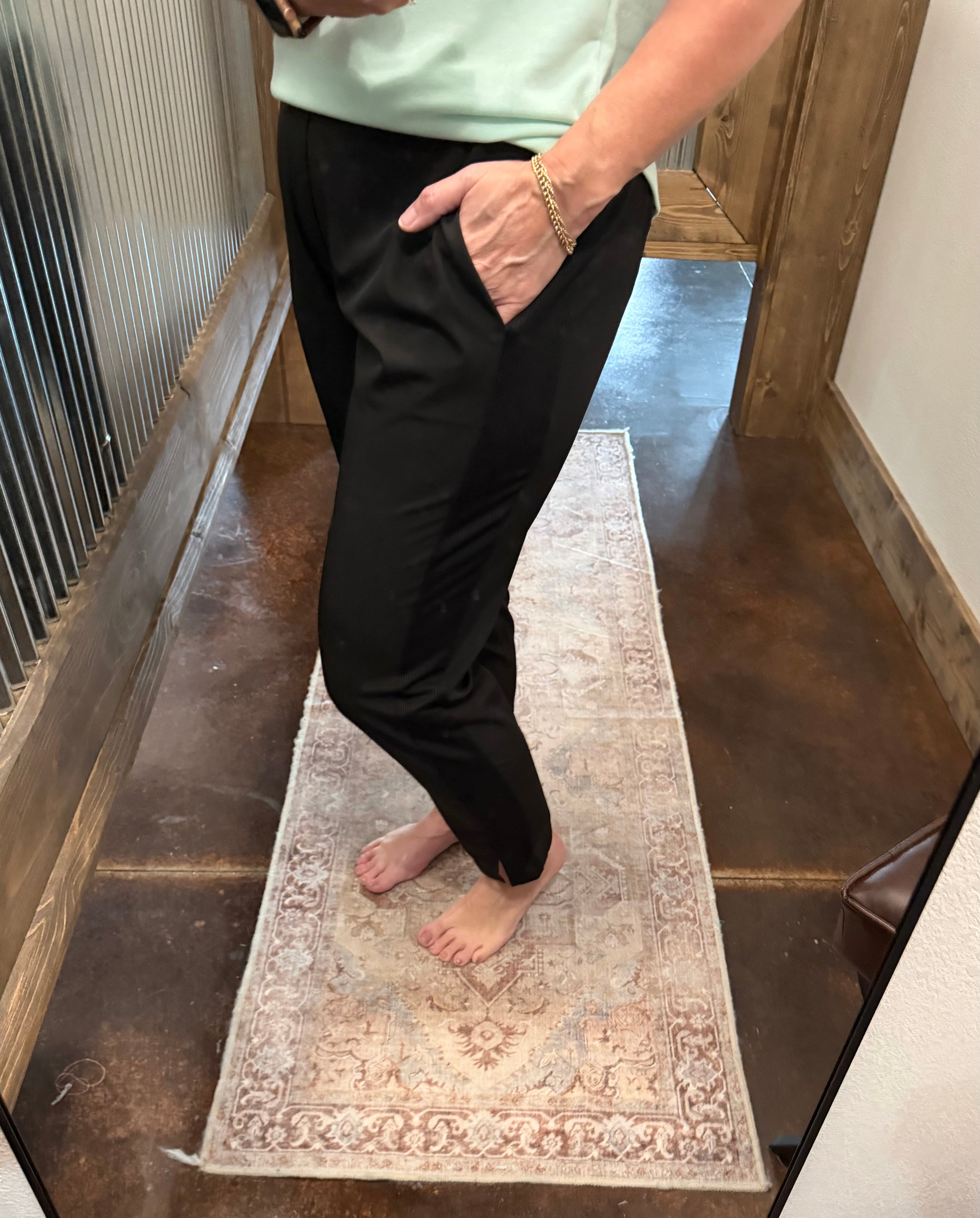 Everyday Ribbed Ankle Pant