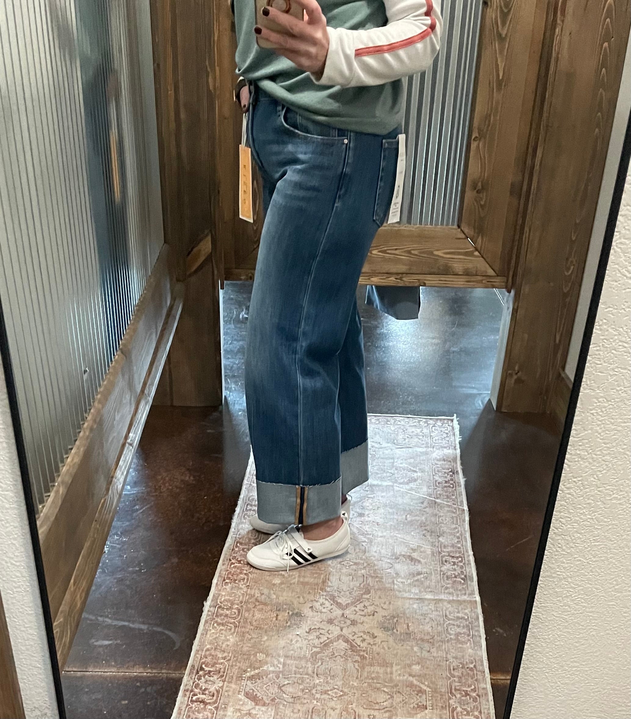 Risen 4-Way Stretch Mid Rise Crop