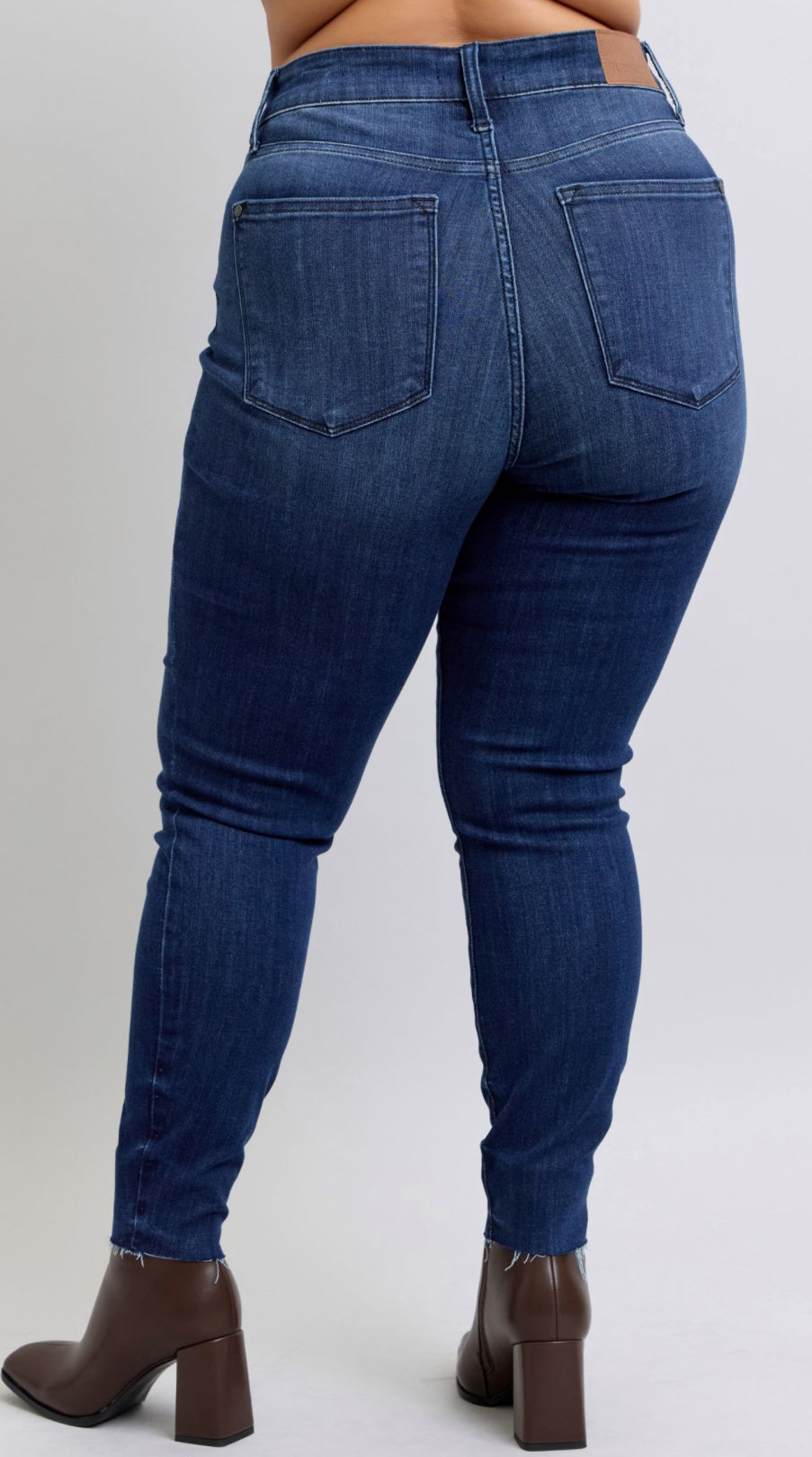 Judy Blue MR Skinny w/ Raw Hem