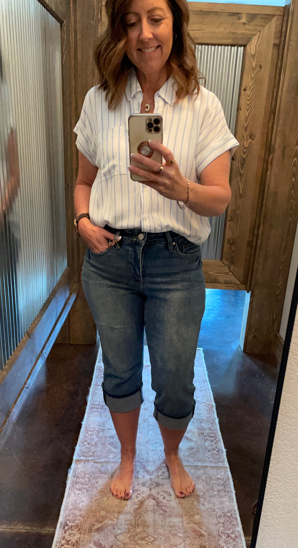 Mid Rise Premium Stretch Essential Cuff Capri