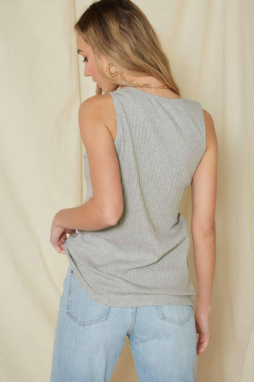 RIBBED SCOOP NECK TANK TOP