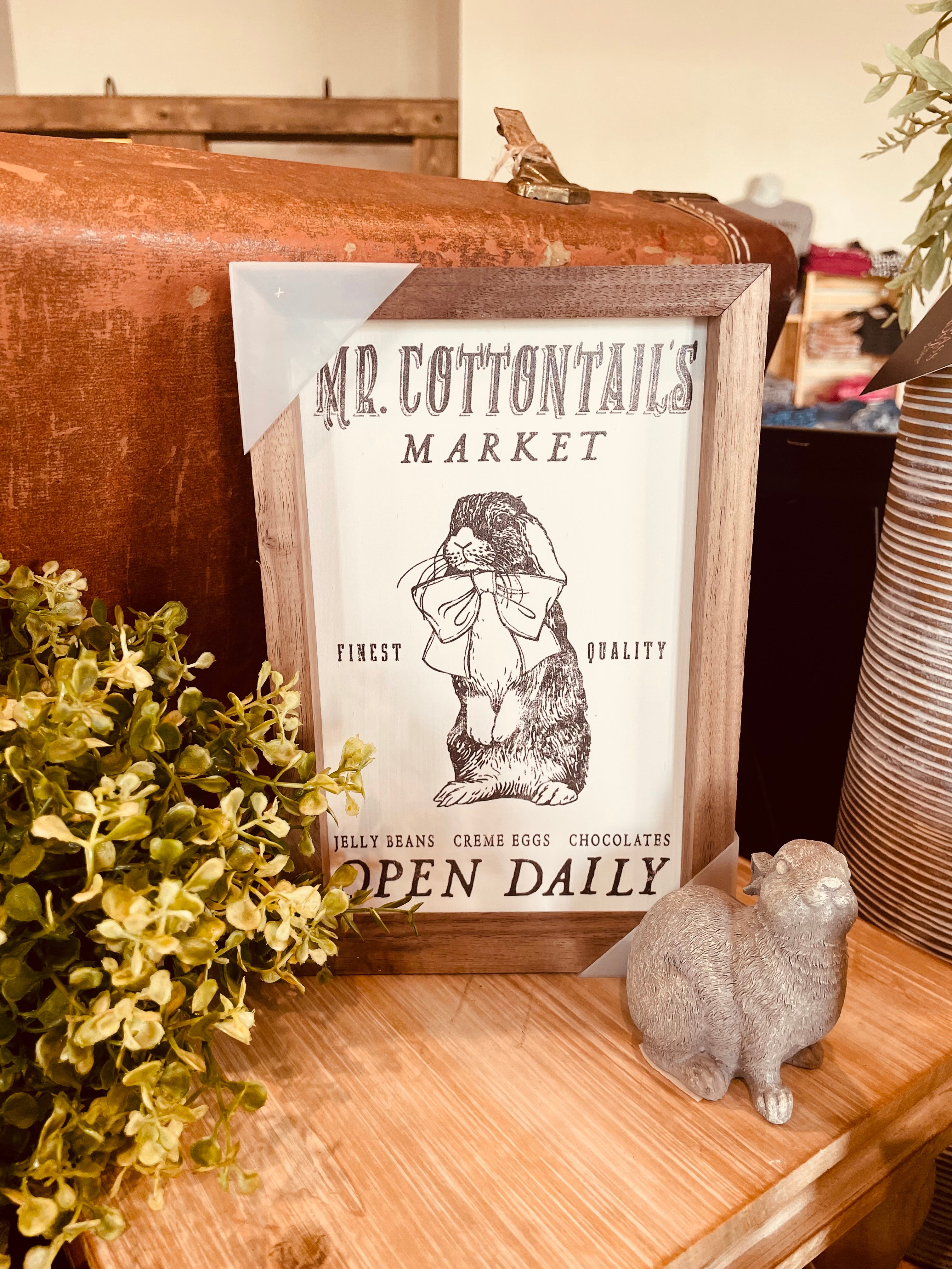 Mr Cottontails Market Bunny White: 5 x 8 x 1.5