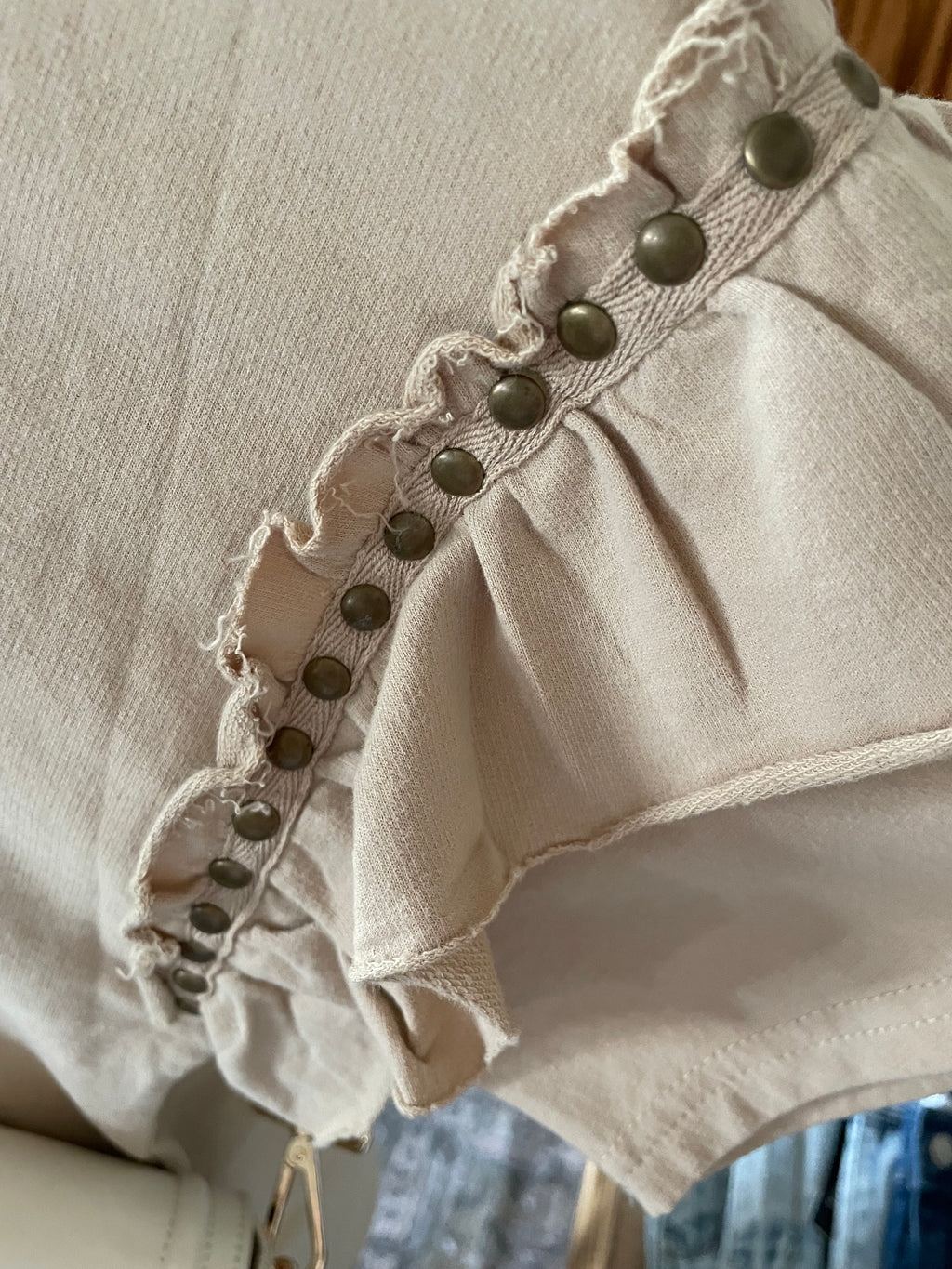 Ruffle SLV Studded Loose Dolmen Shirt