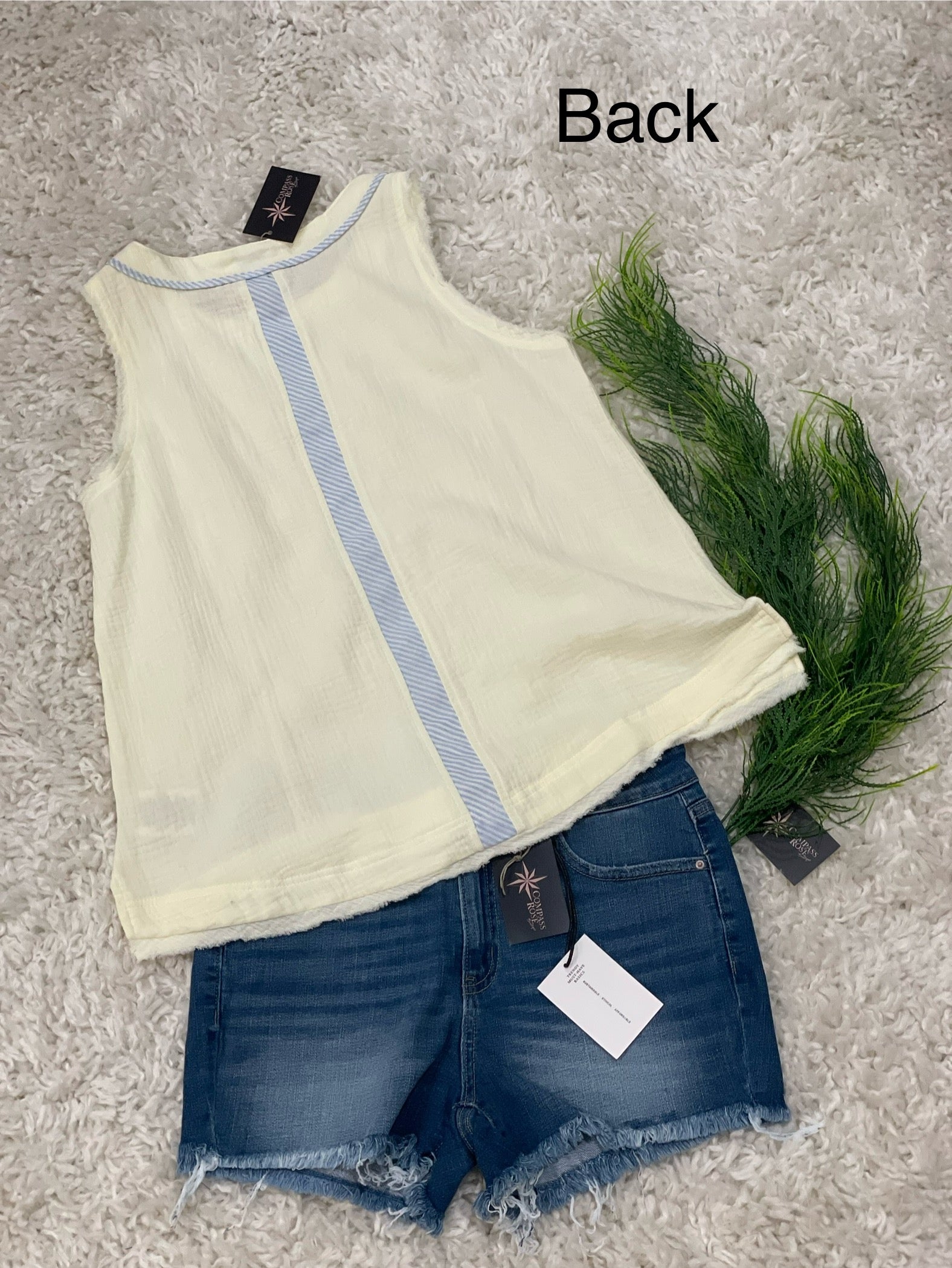 Sleeveless Contrast Trim Top