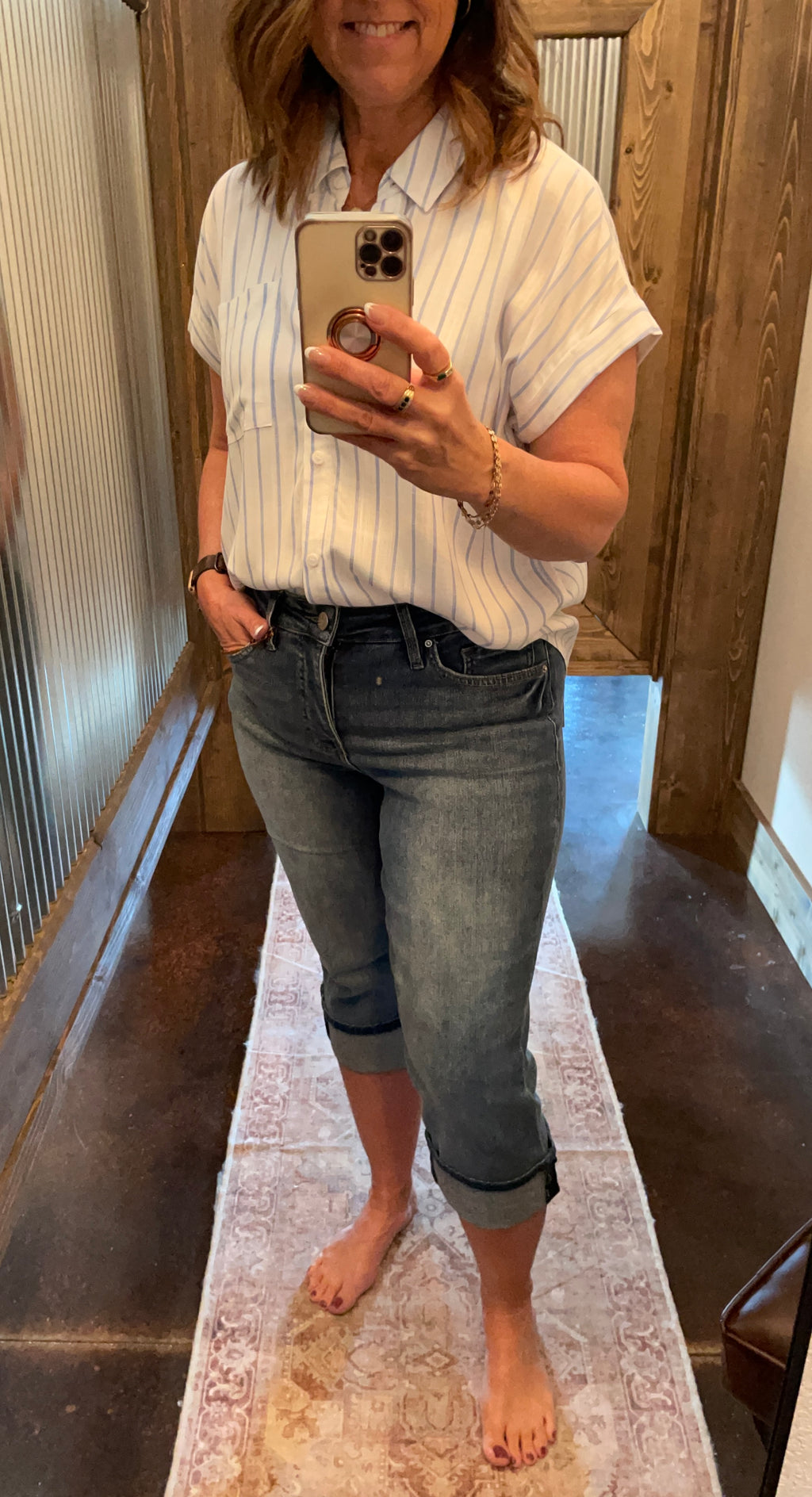 Mid Rise Premium Stretch Essential Cuff Capri