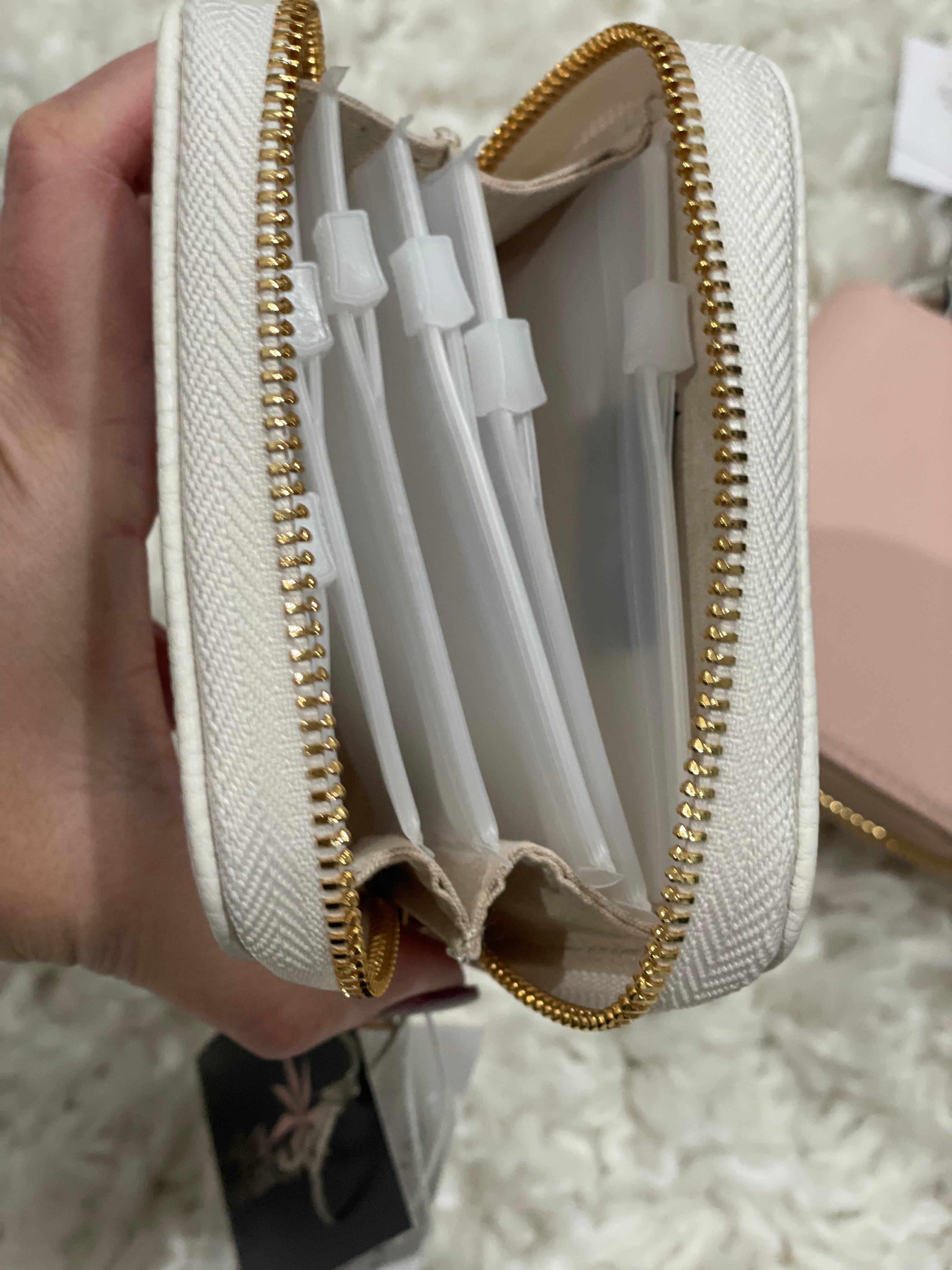 Wanderer Pouch Travel Organizer