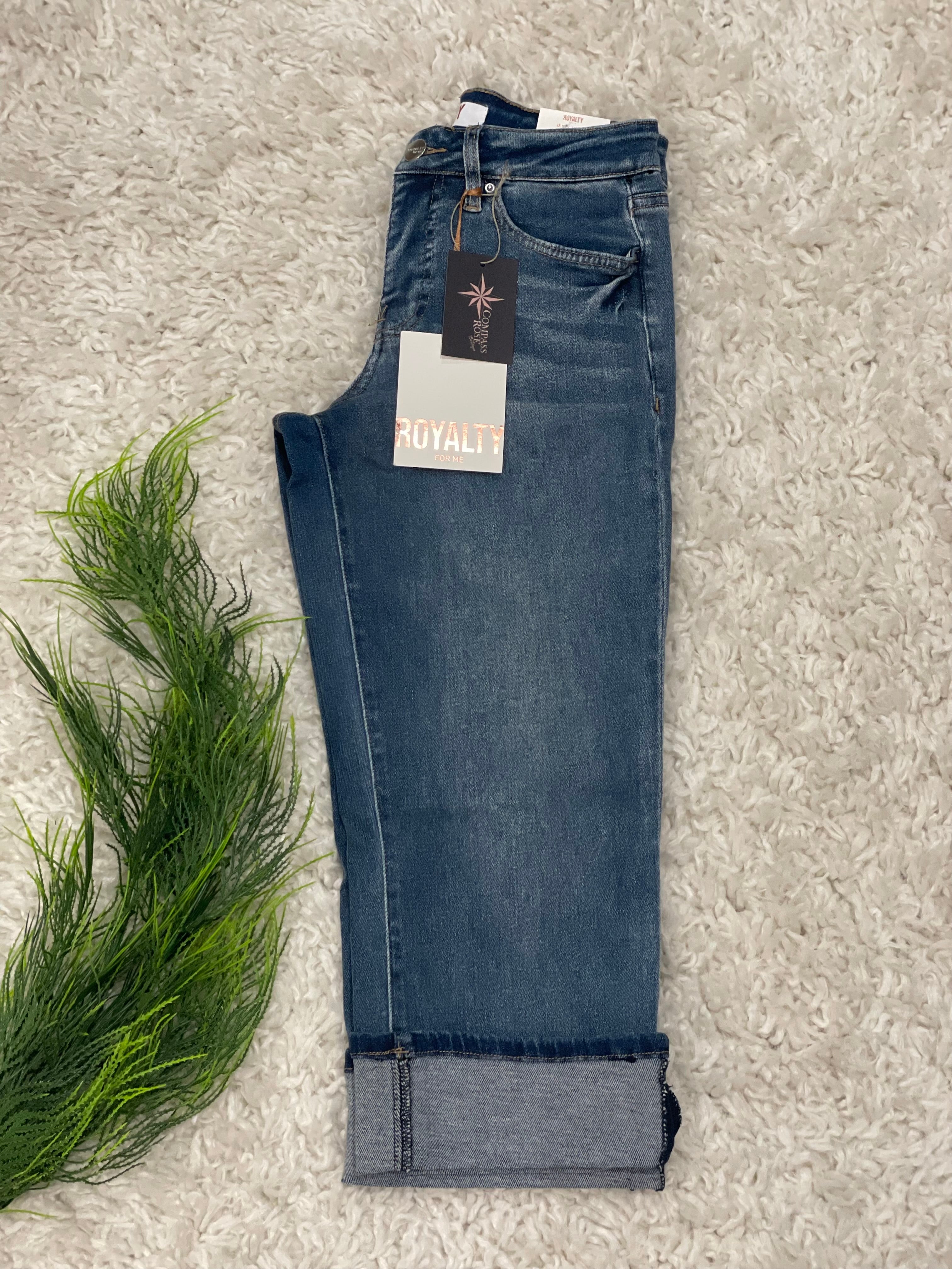 Mid Rise Premium Stretch Essential Cuff Capri