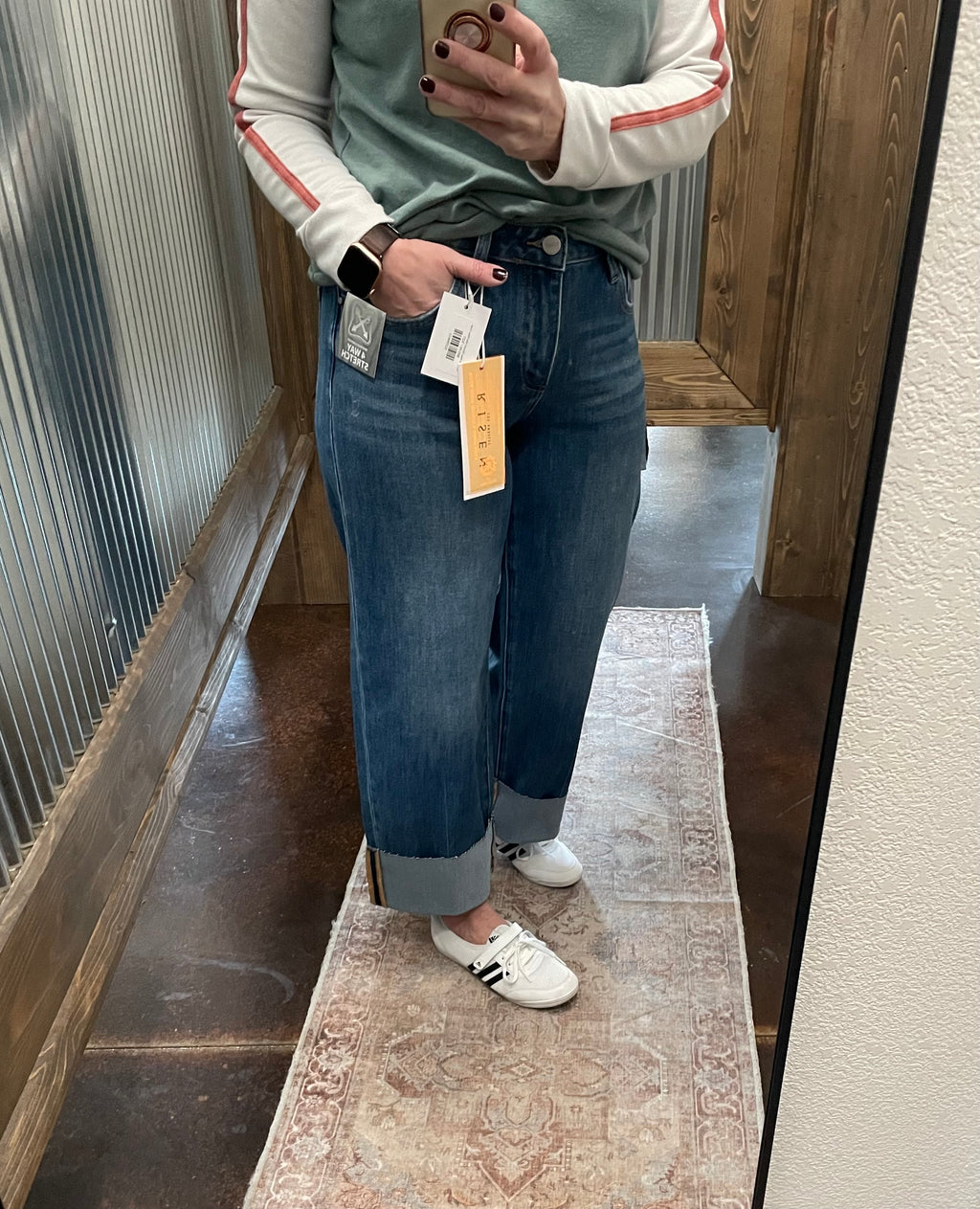 Risen 4-Way Stretch Mid Rise Crop