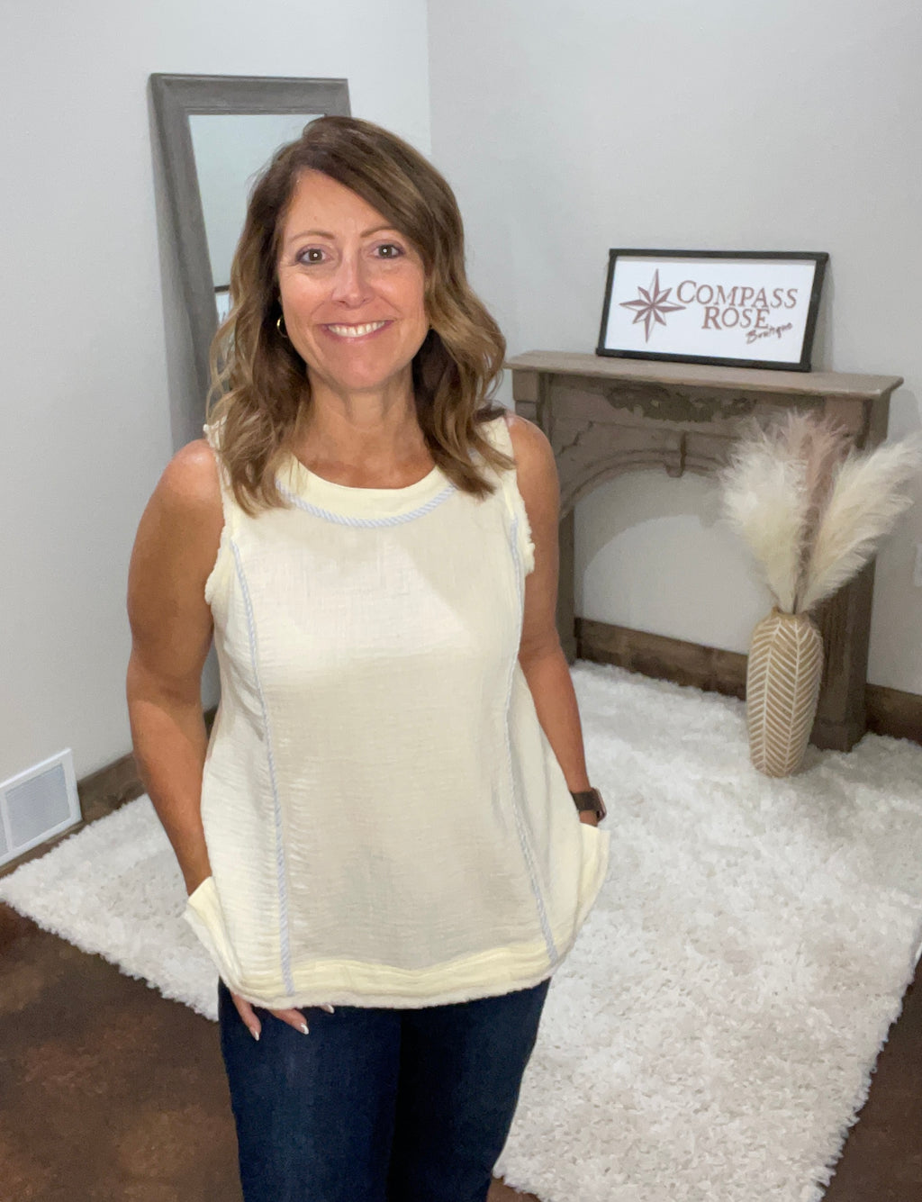 Sleeveless Contrast Trim Top