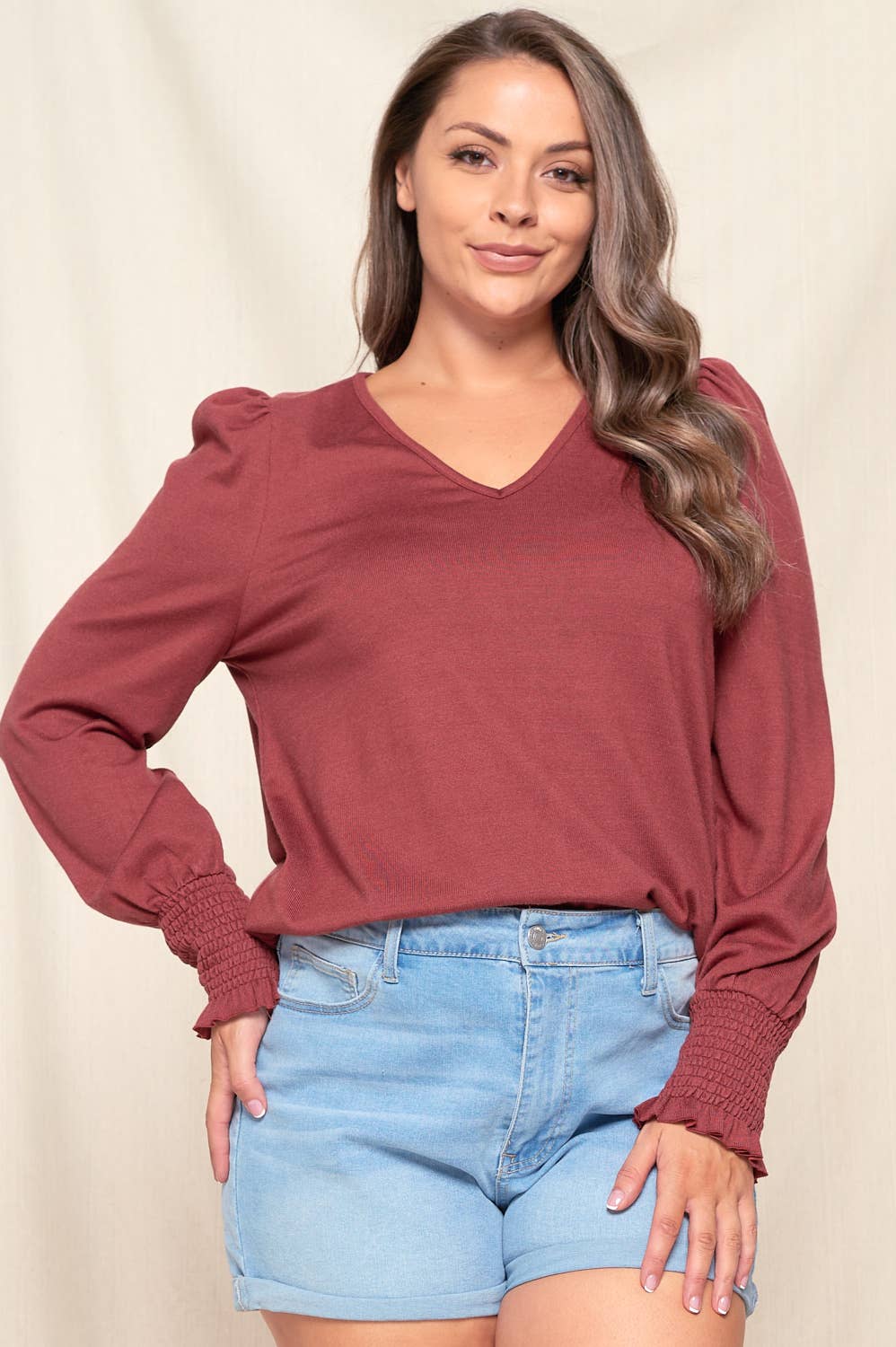 PUFF SLEEVE SMOCKED V-NECK TOP