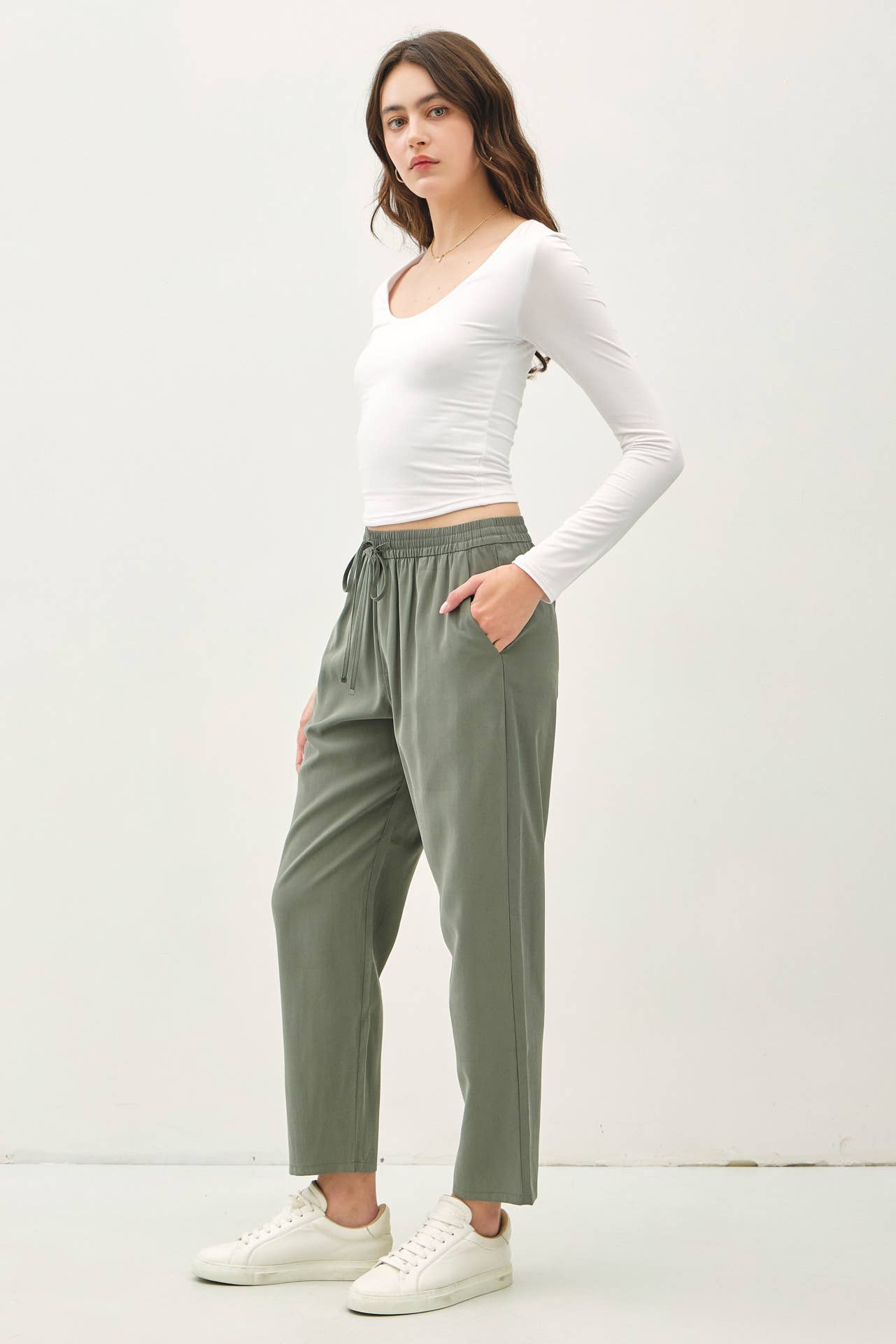 HIGH RISE ELASTIC DRAWSTRING ANKLE PANTS