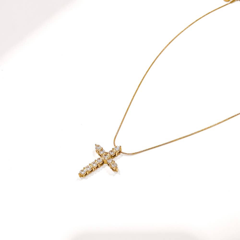 Hannah Diamond Cross Necklace - WATERPROOF